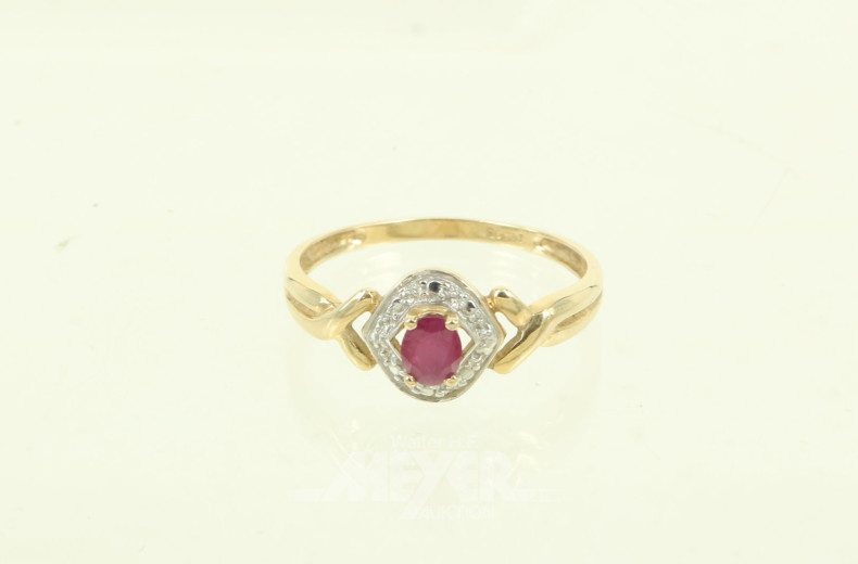 Damenring mit 1 Rubin u. Diamantrosen