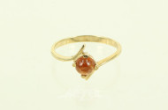 Damenring mit Bernstein-Cabochon