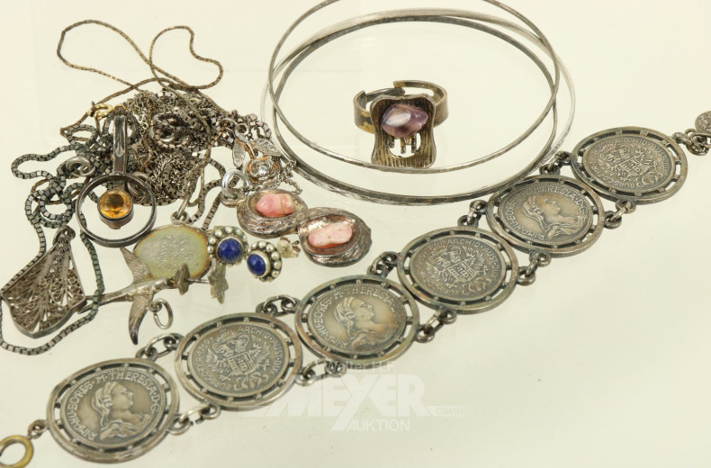 Konvolut Silber- u. Modeschmuck