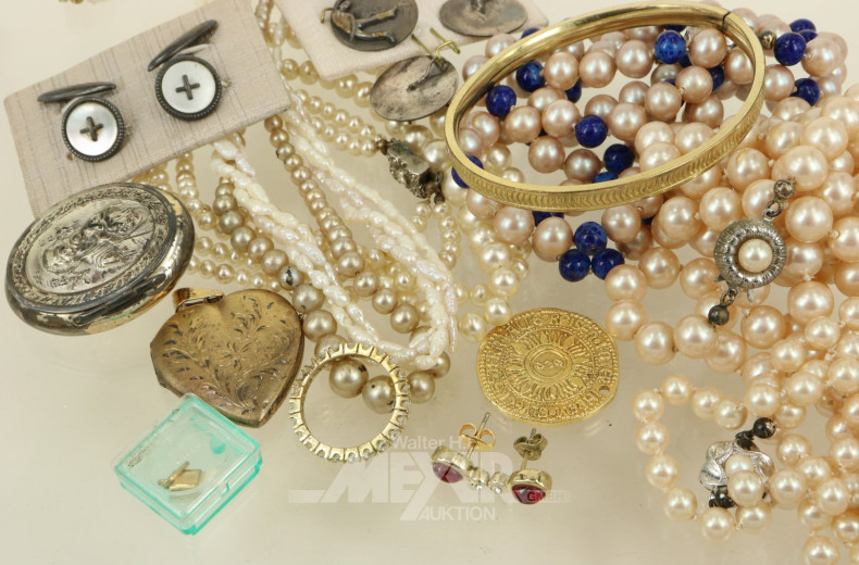 Posten Modeschmuck, u.a. Armreif, Ketten etc.