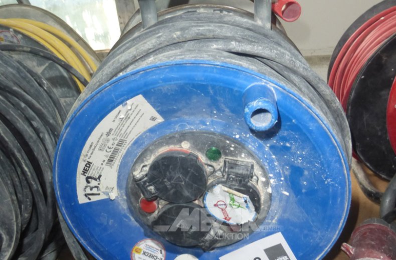 2 div. Kabeltrommeln, 230 Volt