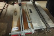 2 Fliesenschneider