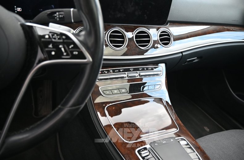 Mercedes-Benz E400d Limousine, silbergrau