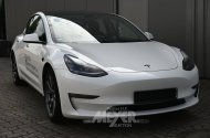Tesla Model 3, Long Range Dual Motor, weiß