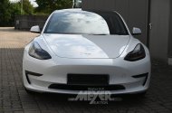 Tesla Model 3, Long Range Dual Motor, weiß