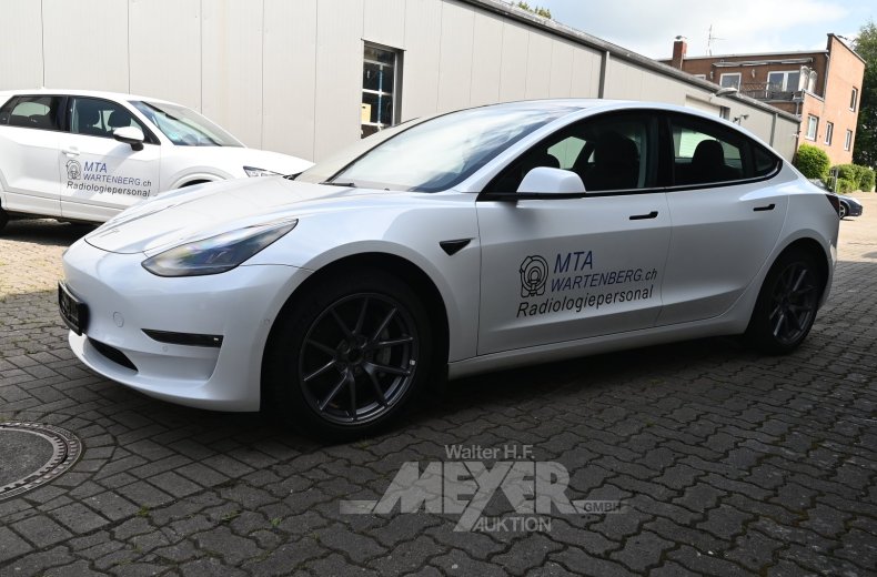 Tesla Model 3, Long Range Dual Motor, weiß