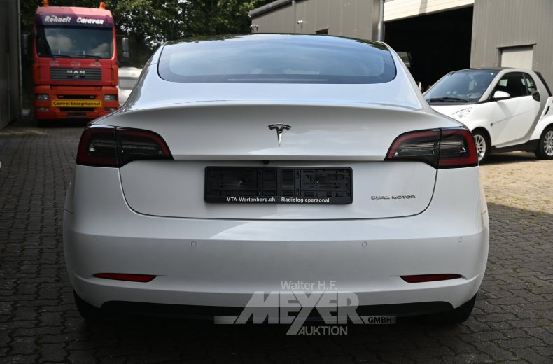 Tesla Model 3, Long Range Dual Motor, weiß