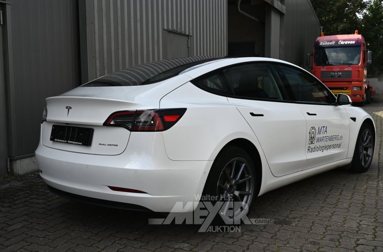 Tesla Model 3, Long Range Dual Motor, weiß