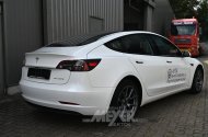 Tesla Model 3, Long Range Dual Motor, weiß