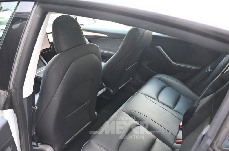 Tesla Model 3, Long Range Dual Motor, weiß
