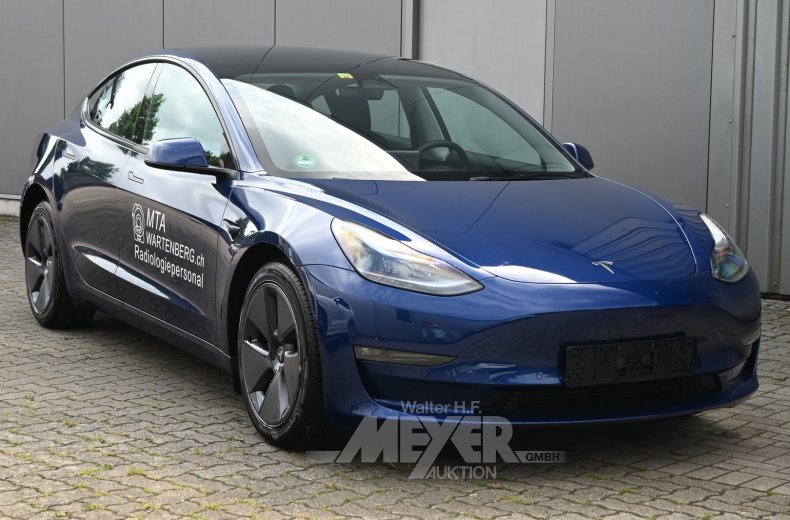 Tesla Model 3, Long Range Dual Motor, blau
