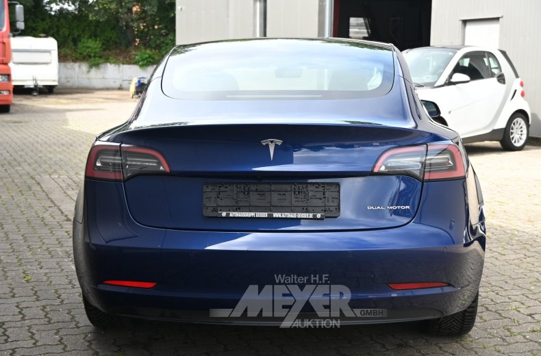Tesla Model 3, Long Range Dual Motor, blau