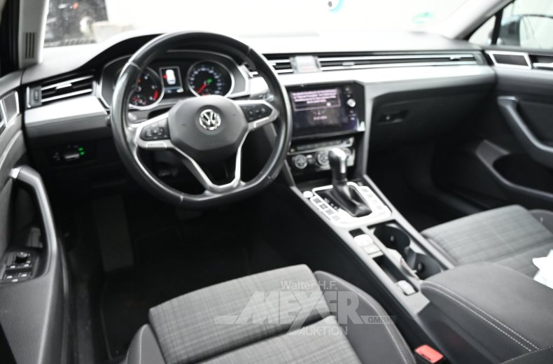 Volkswagen Passat Variant 2.0 TDI SCR DSG Business, urano grau