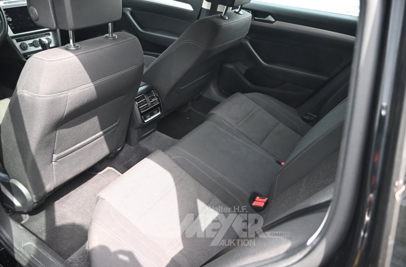 Volkswagen Passat Variant 2.0 TDI SCR DSG Comfortline, deep black perleffekt