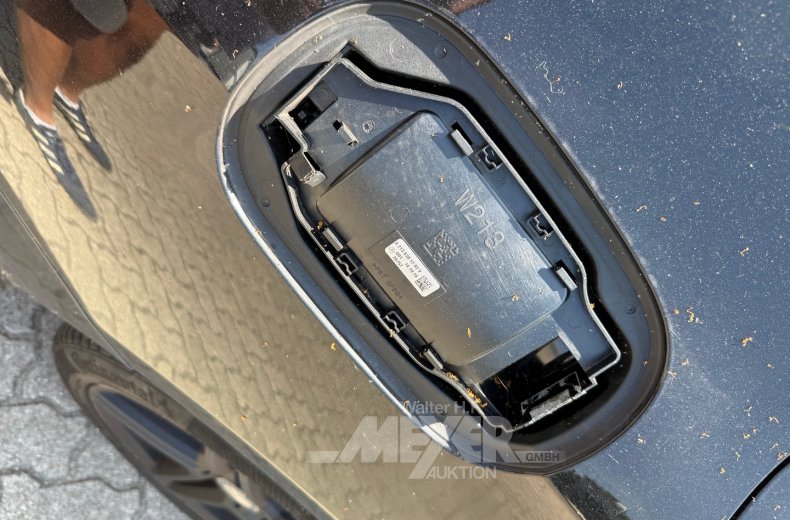 Mercedes Benz E220d, obsidianschwarz metallic