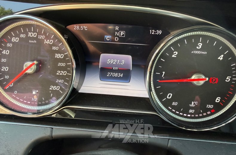 Mercedes Benz E220d, obsidianschwarz metallic