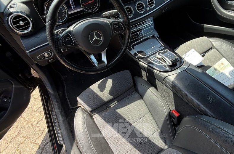 Mercedes Benz E220d, obsidianschwarz metallic