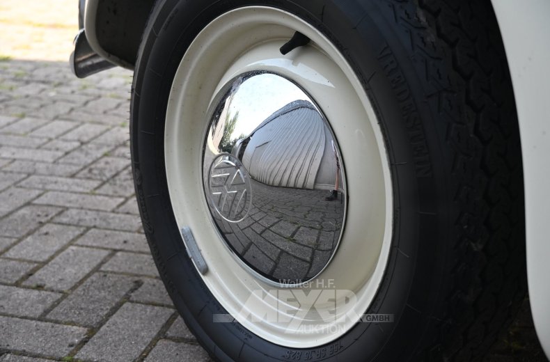 Volkswagen Käfer 1300, beige