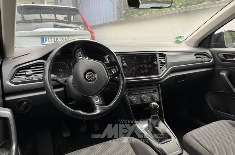 Volkswagen T-ROC 1.0 TSI, deep black perleffekt
