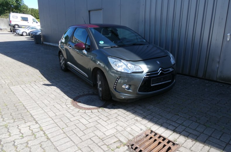 Citroen DS3, silber