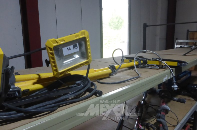 2 LED-Baustrahler mit Stativ