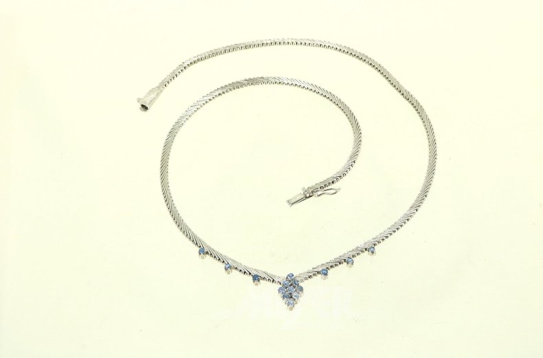 Collier, besetzt mit kl. Saphiren