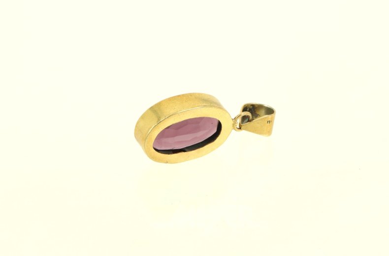 Kettenanhänger mit gr. Amethyst, oval facettiert