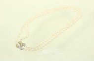 Zuchtperlencollier, 2-rhg. mit Goldschließe und Brillanten