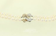 Zuchtperlencollier, 2-rhg. mit Goldschließe und Brillanten