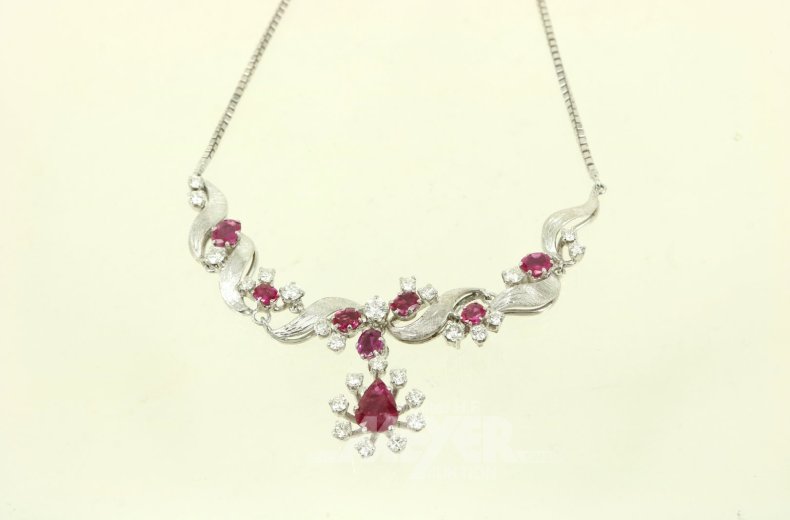 Collier, im Verlauf besetzt mit Rubinen u. Brillanten
