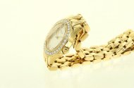Damenarmbanduhr mit Brillantlünette