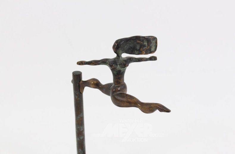 Bronzeskulptur "Frauenakt balancierend an vertikaler Säule"
