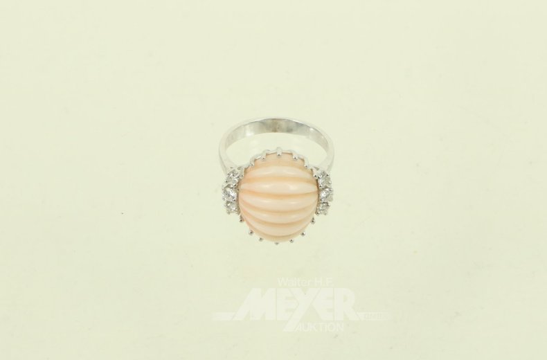 Ring mit Engelshautkoralle
