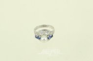 Ring mit Perle u. 4 kl. Saphiren