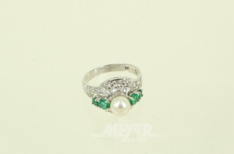 Ring mit Perle u. 4 kl. Smaragden