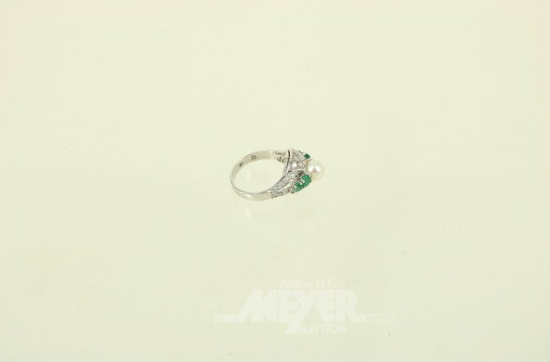 Ring mit Perle u. 4 kl. Smaragden