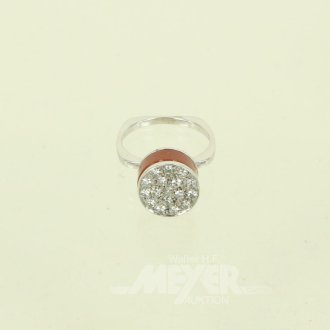 Ring mit Karneol u. ca. 17 kl. Diamanten von ges. ca. 0,50ct