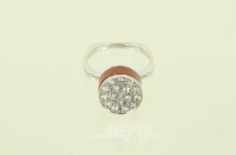 Ring mit Karneol u. ca. 17 kl. Diamanten von ges. ca. 0,50ct
