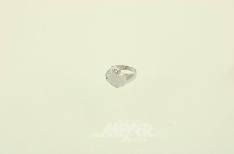 Ring mit 13 kl. Diamanten von ges. ca. 0,19ct