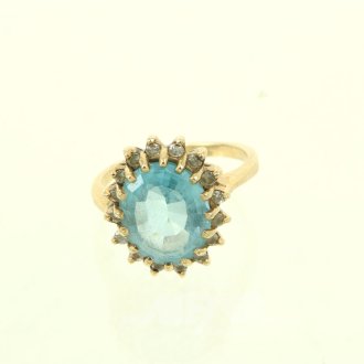 Ring mit blauem Farbstein