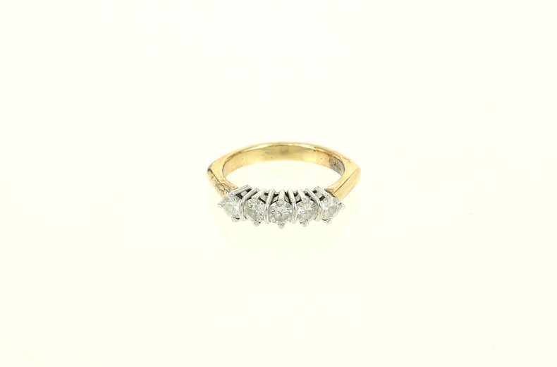 Ring mit 5 Brillanten von ges. ca. 0,50ct