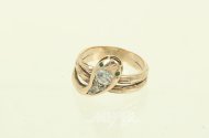 Ring 'Schlange', besetzt mit 5 Altschliff-Diamanten u. 2 kl. Smargaden