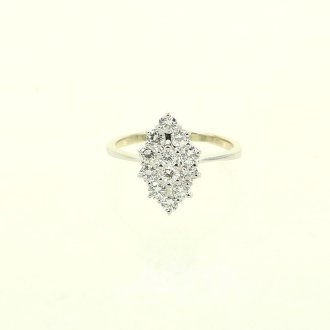 Brillant-Ring in Navetteform