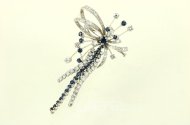 Ausgefallene Brosche mit beweglichen Gliedern
