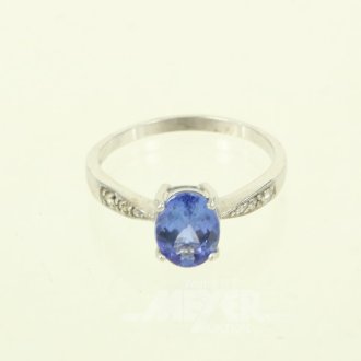 Ring mit Tanzanit u. 6 kl. Besatz-Diamanten