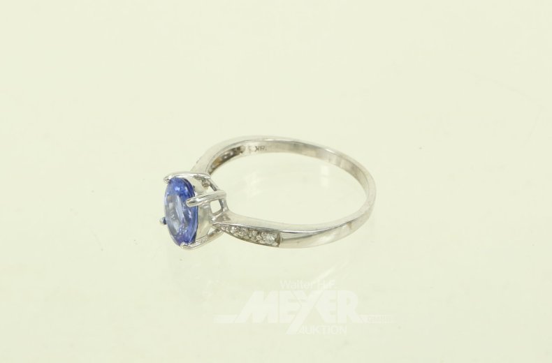 Ring mit Tanzanit u. 6 kl. Besatz-Diamanten