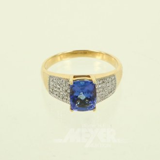 Ring mit Tanzanit u. ca. 54 kl. Diamanten