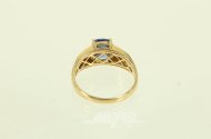 Ring mit Tanzanit u. ca. 54 kl. Diamanten