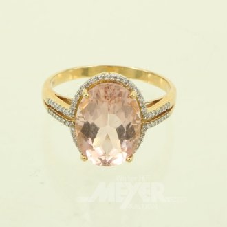 Ring mit blass rosafarbenen Farbstein u. kl. Diamantimitationen