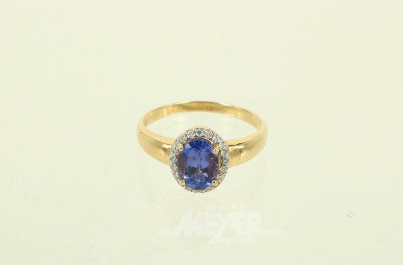 Ring mit Tanzanit, umkranzt von kl. Brillanten
